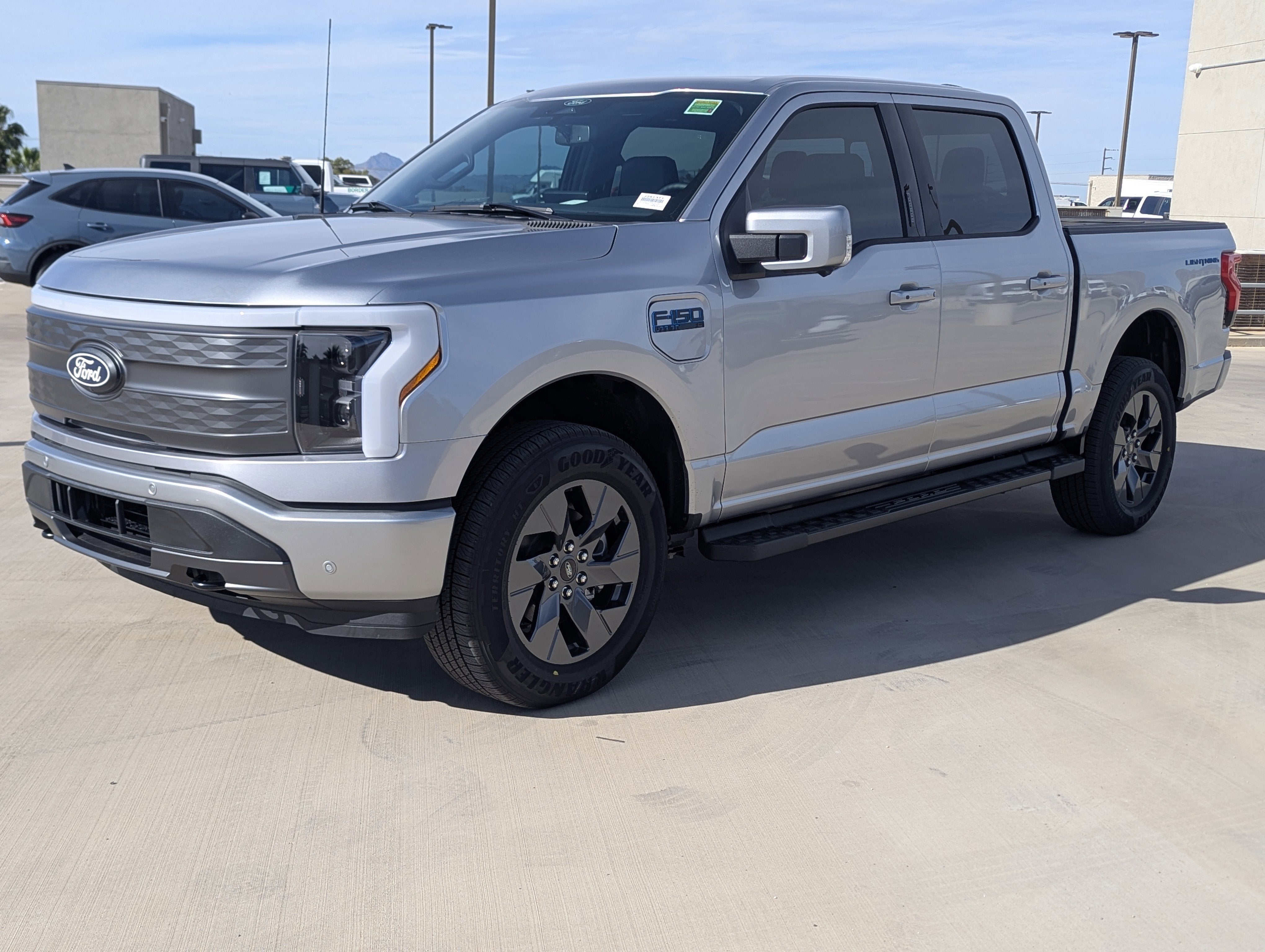 2025 Ford F-150 Lightning LARIAT