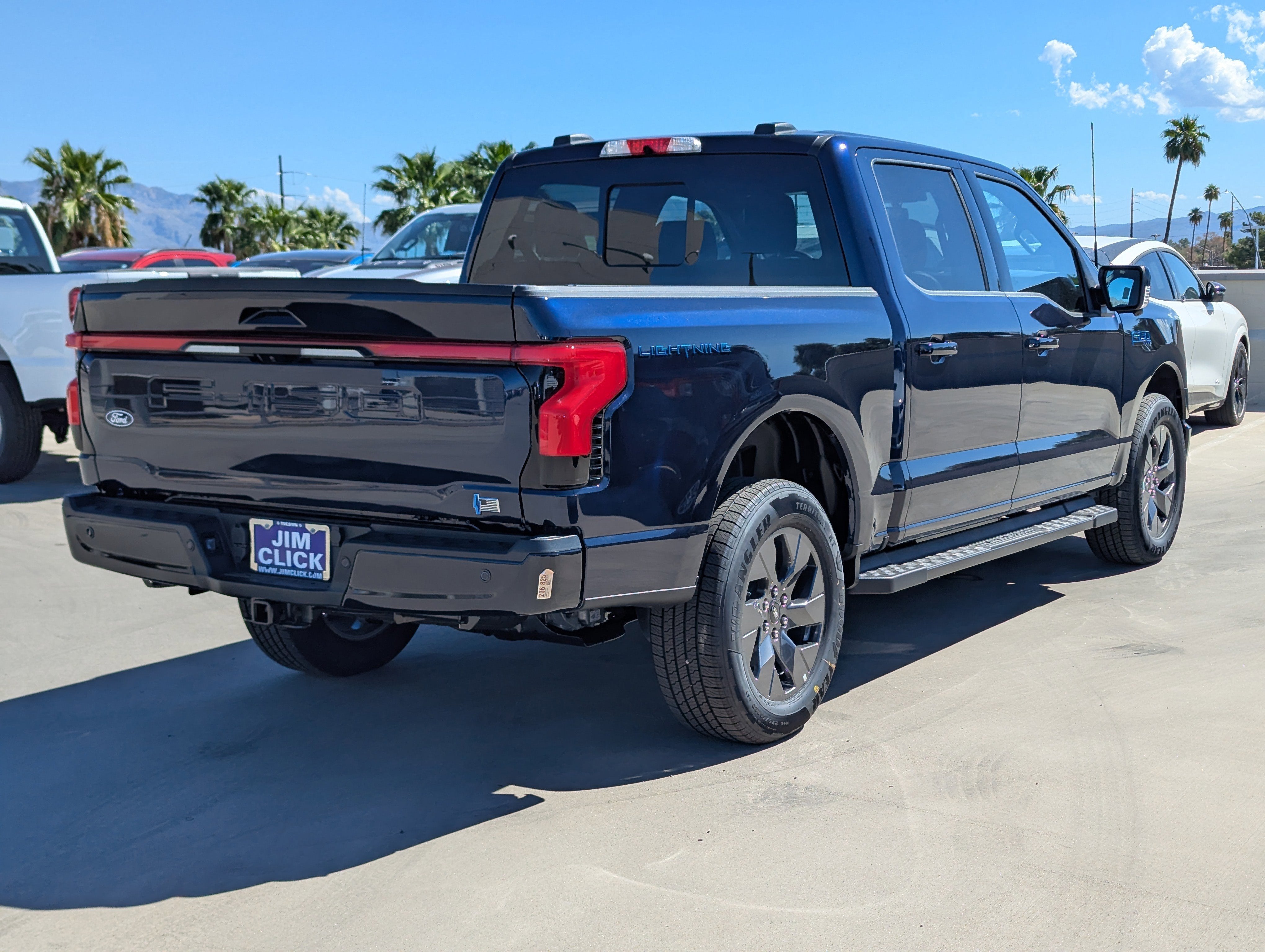 2025 Ford F-150 Lightning LARIAT