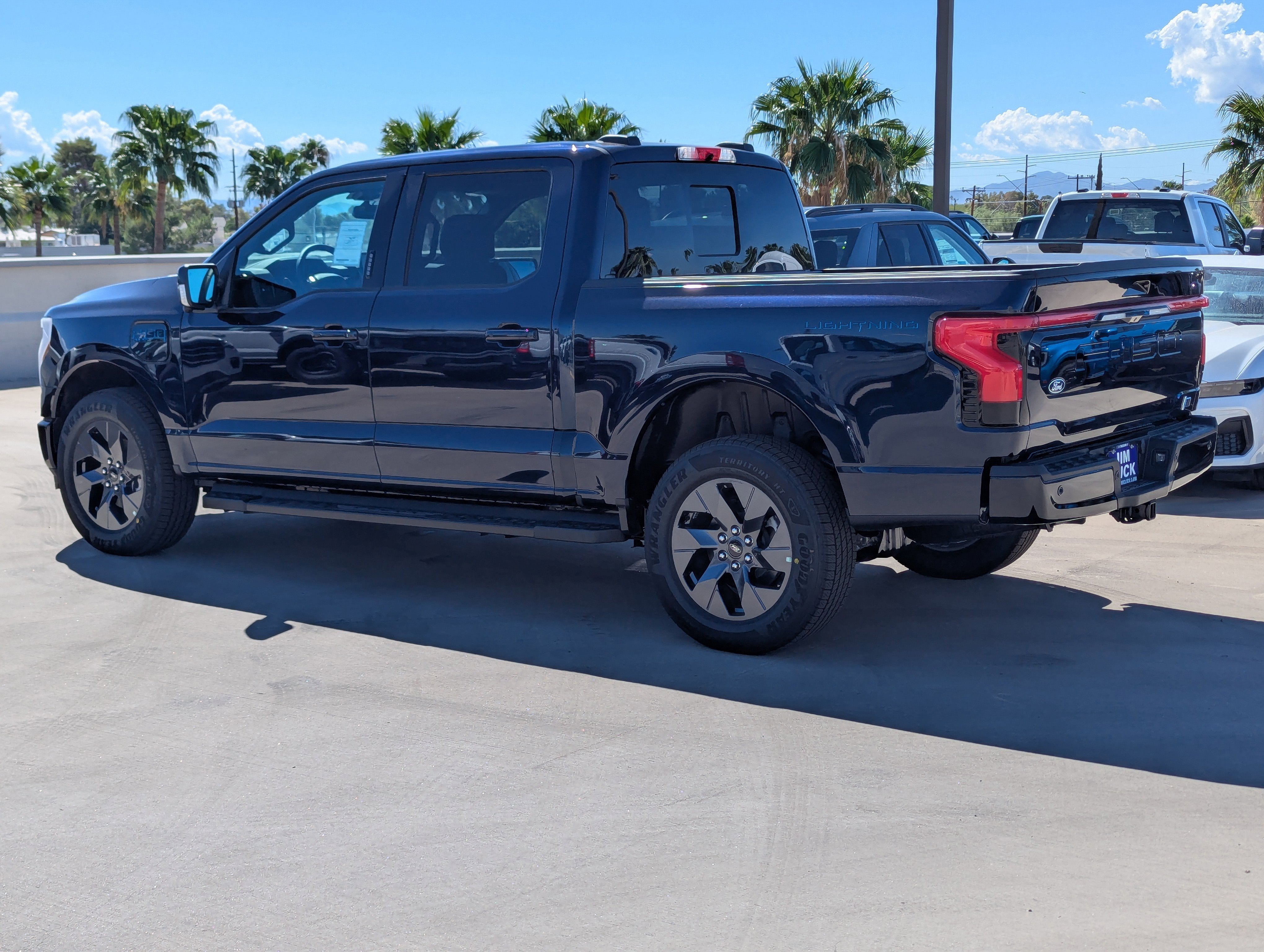 2025 Ford F-150 Lightning LARIAT
