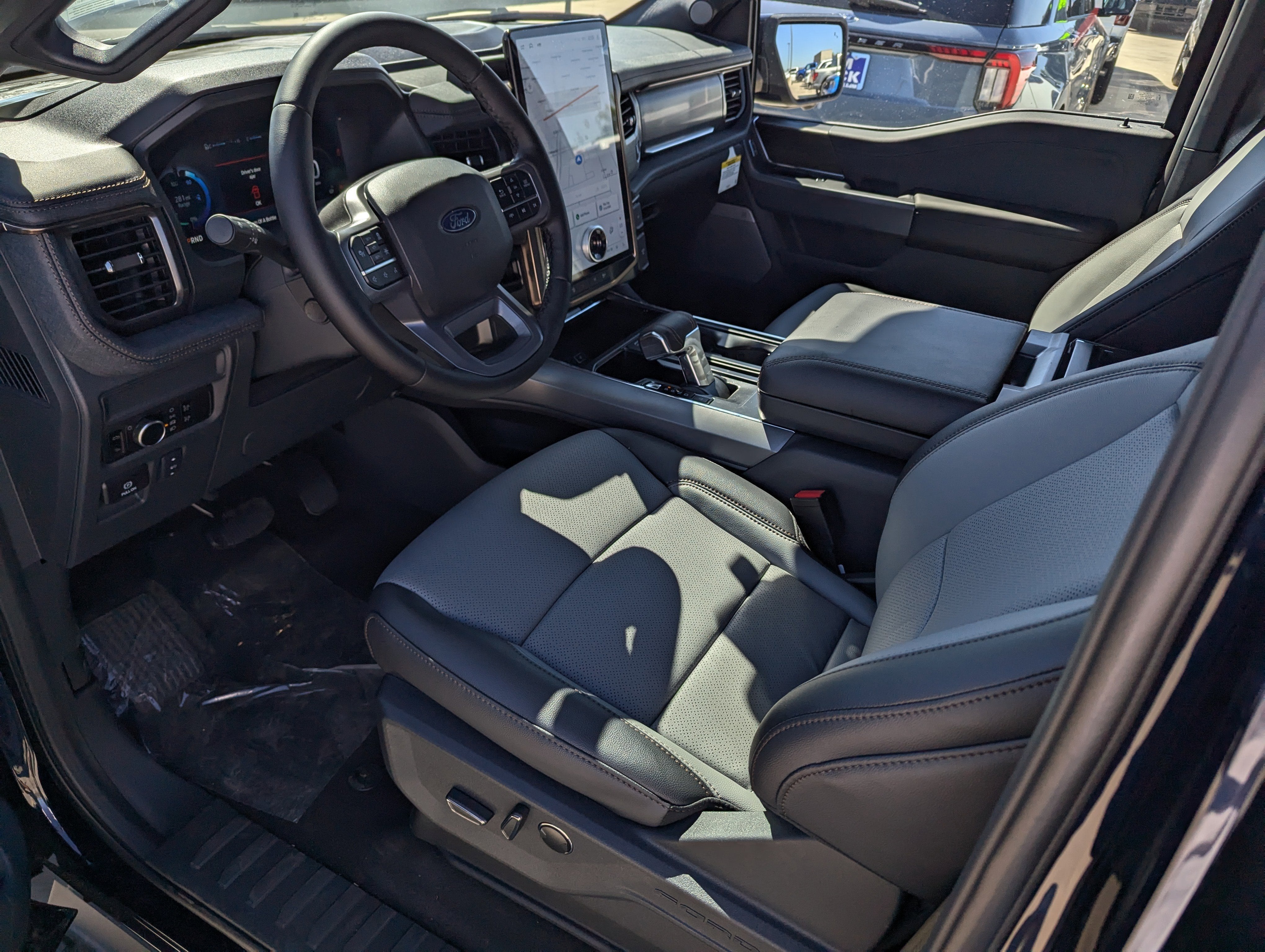 2025 Ford F-150 Lightning LARIAT